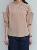 AKIRANAKA Febe (フラワーボタンスリーブトップス)