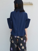 AKIRANAKA Febe (フラワーボタンスリーブトップス)