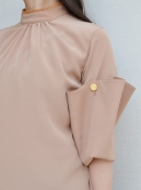 AKIRANAKA Febe (フラワーボタンスリーブトップス)