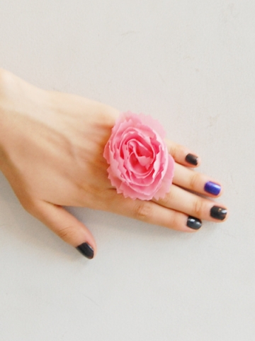 sretsis　Carnation Ring